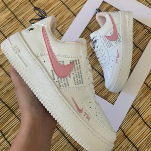 Nike air force utility pink