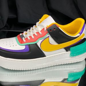 AIR FORCE SHADOW MULTICOLOR LOGO AMARILLO