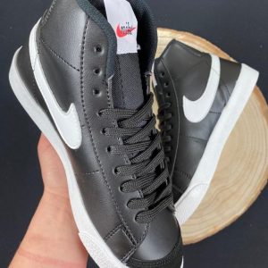 Nike Blazer Mid 77 Vintage Negras